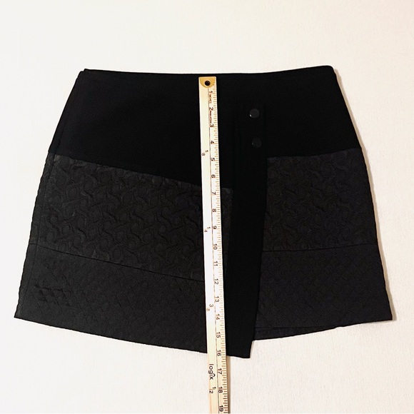 Zara Womens Quilted Wrap Skirt Textured SZ Med Black Academia Goth Asymmetric - Picture 9 of 14